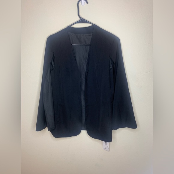 Elegant Black Open-Front Blazer - Picture 1 of 6